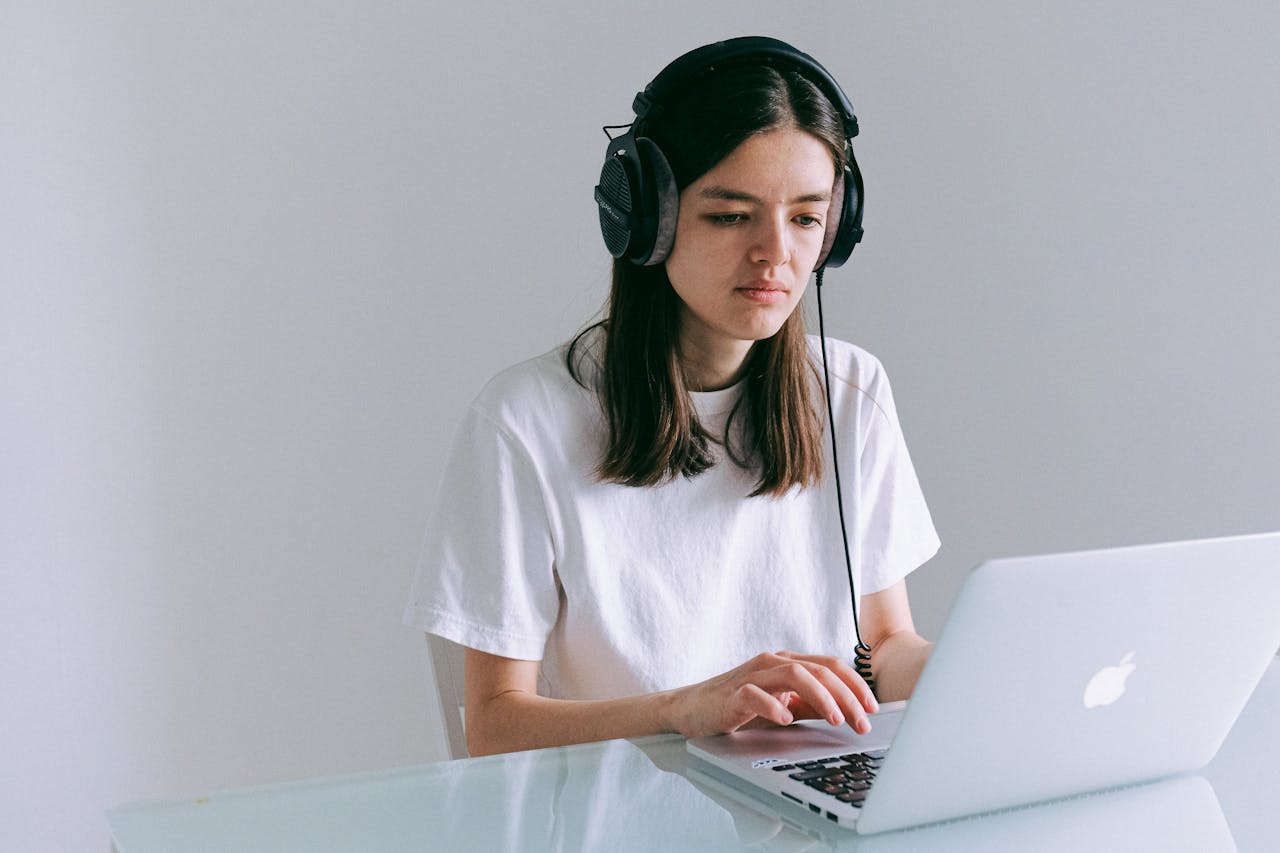is deepseek ai free